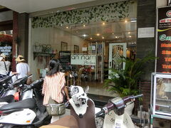 旧市街で行ってみたかったお店があります。

日本の方が経営されている安南パーラー。

いろいろなガイドに載ってますが、ここで売ってるラスクは有名です。

店内は喫茶店もやっていて落ち着いた雰囲気。