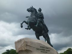 青銅の騎士像。