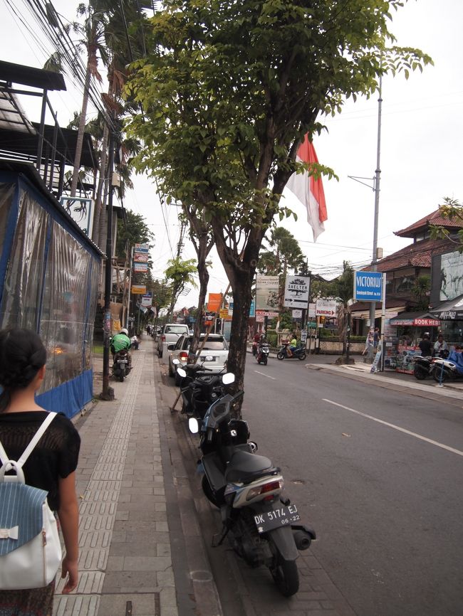 Banboo Blonde やルーシーズ・バティックを見たり、ぷらぷらと。<br /><br />暑くもなく湿気もないので街歩きは快適でした。<br /><br />