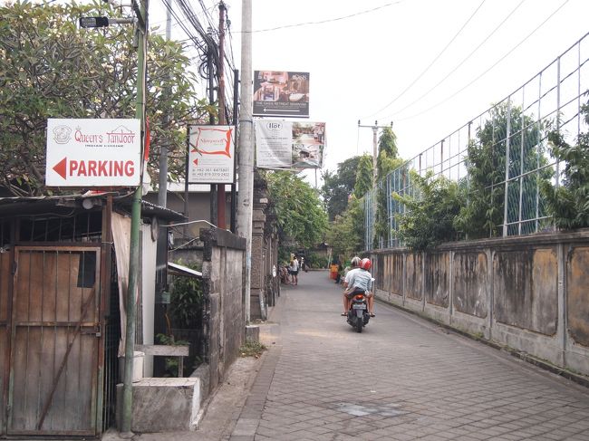 あの人だかりか。