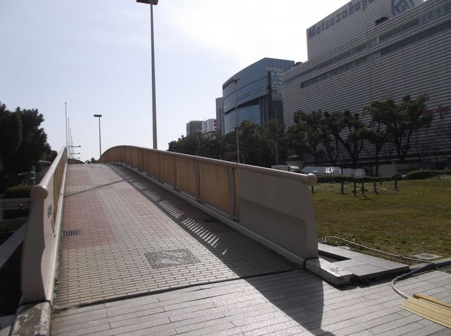 松坂屋から外に出て、「栄公園」に来ました。