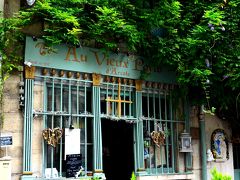 Au Vieux Paris d'Arcole
24 rue Chanoinesse
http://restaurantauvieuxparis.fr/ja

そしてここ～♪
直球な美しさ(#^.^#)なんてフォトジェニックなんでしょう～

ふふ、実は今夜ここで「お黙り！さん」ことマリーちゃんとディナーの約束をしているのだ。夕飯の時間じゃ暗くなってるだろうから、この明るい時にもワンショット♪とついでに歩いてみた（笑）

