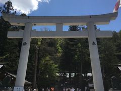 諏訪大社 上社本宮。旅行無事に過ごせますように!祈願して旅のはじまりです。