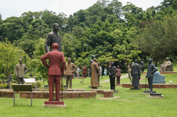 大渓慈湖雕塑紀念公園