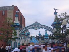 千葉県・舞浜市『東京ディズニーシー』の「アメリカンウォーターフロント」

【トイ・ストーリー・マニア！】の写真。

いつもは乗るけど今回は諦めます。