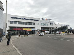 １１時３０分、エストニアのタリンのターミナルAに入港。ここから歩いて旧市街に向かいました。