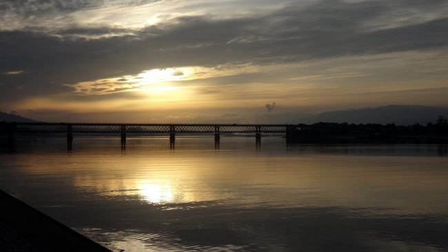 早朝ウオーキングのときの朝日。