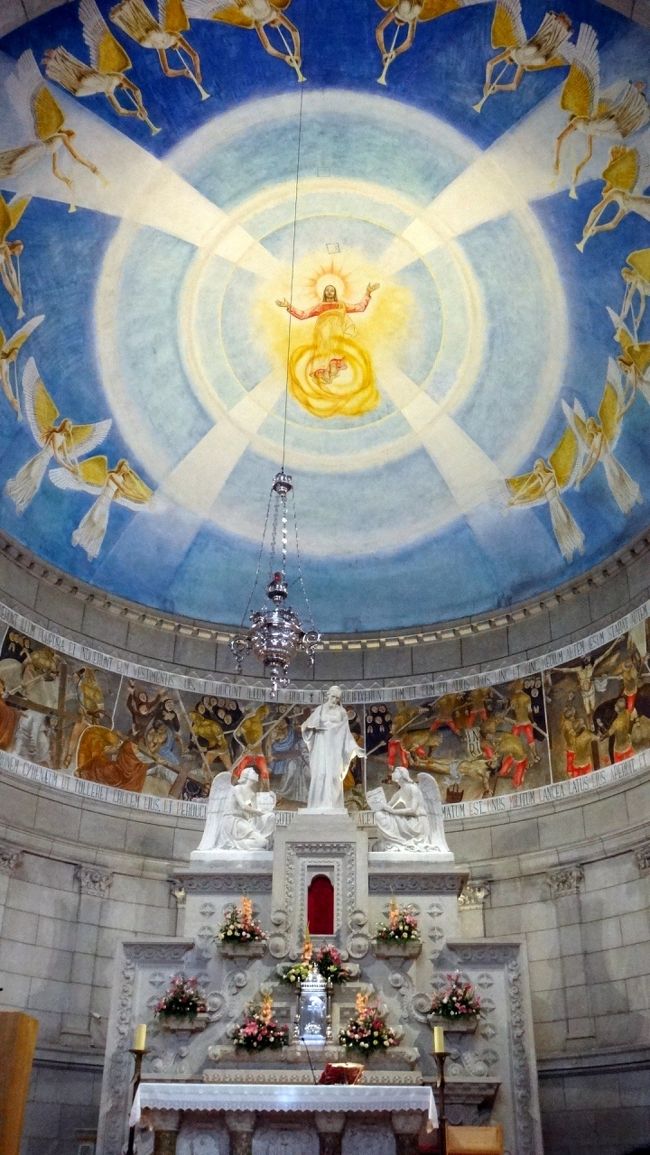 教会の中のイエス像