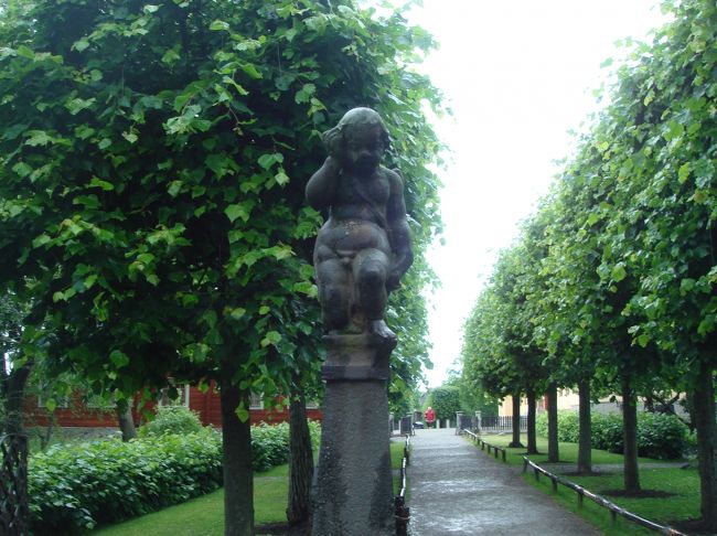 こんな場所もありました。<br />美しい並木道。