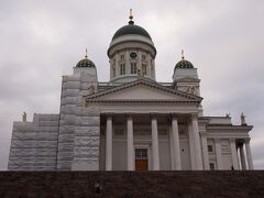 ヘルシンキ大聖堂。
半分工事中。しょうがない。
雪国は夏に改修工事しないとね。