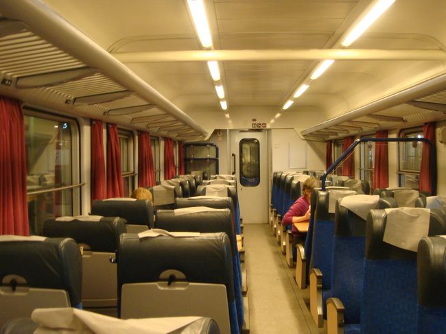 近郊列車に乗って。