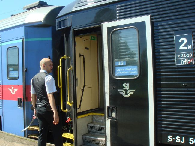 ウプサラ行き列車。Marsta駅に到着。