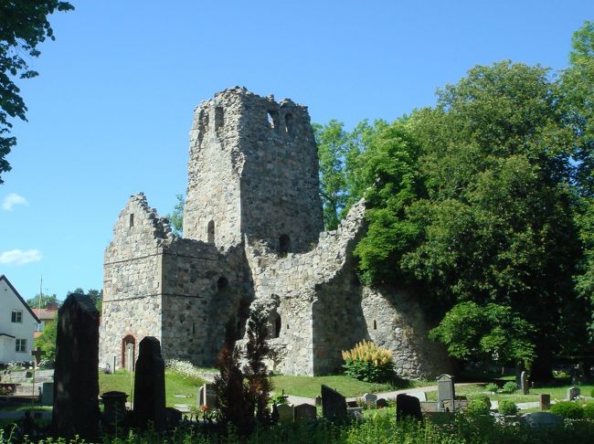 St.Olof　石造りの聖オロフ教会の廃墟。