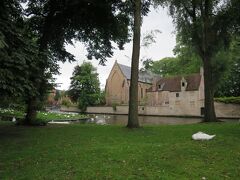 やっぱり行きとは違う道を通ってきました。こちらが観光客の多いルートでした！
しっかし曇天だと絵にならない！