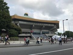 懐かしい日本武道館に
最後は４０年近く前だな
ボクシング輪島功一、チャンピオンへの夢を再び、世界Ｊミドル級タイトルマッチ、エディガソ戦だった
見事に叩きのめされた

輪島ほどチャレンジし、心を揺さぶるボクサーは居なかった