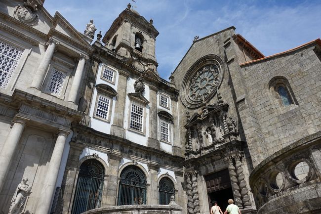 お隣のサン・フランシスコ教会へ。<br /><br />中は撮影禁止なので写真はありませんが、ターリャ・ドゥラーダという金泥細工の装飾が素晴らしかったです。<br /><br />教会なので普通に礼拝されている方もたくさんいらっしゃいました。