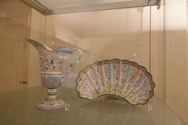 オリエンタルな器。中国の清時代にものでした。