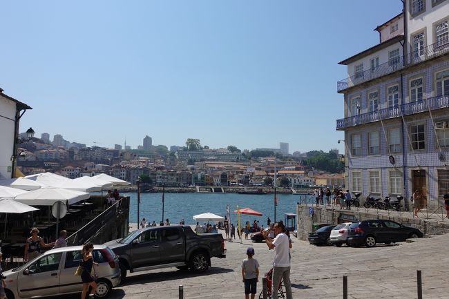 ドウロ川へやってきました。<br /><br />雲1つない良いお天気！