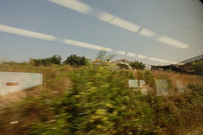 車窓から。<br /><br />この時「世界の車窓から」のテーマソングと石丸謙二郎のささやきが頭の中を占拠していました＾＾＾；<br /><br /><br />ポルト旅行記おしまい、アヴェイロ旅行記へ続く