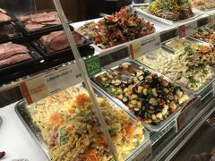 高島屋のお惣菜。こういう、中食が少ないのが台湾。ときめきます。