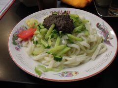 ご当地グルメじゃじゃ麺をいただく