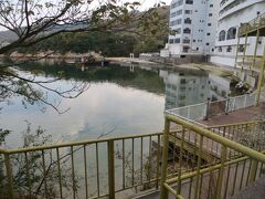 面積約170?

周囲約144㎞

前日　高松東港から　ジャンボフェリーで
小豆島の四国側の坂手港まで移動

