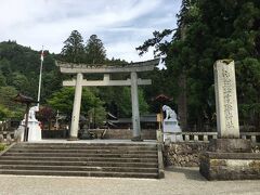 観光地らしい高山駅を離れ、JR高山本線ですぐ隣の飛騨一ノ宮駅へ
そこから、徒歩１５分程度で飛騨国一ノ宮の水無神社へ