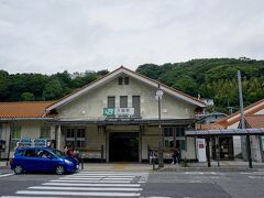 小田原で乗り換えて、大磯駅へ。
憧れの生しらすの食べられるお店の開店時間を狙うため、
小田原は一度スルーして、食後に観光しに戻る作戦。