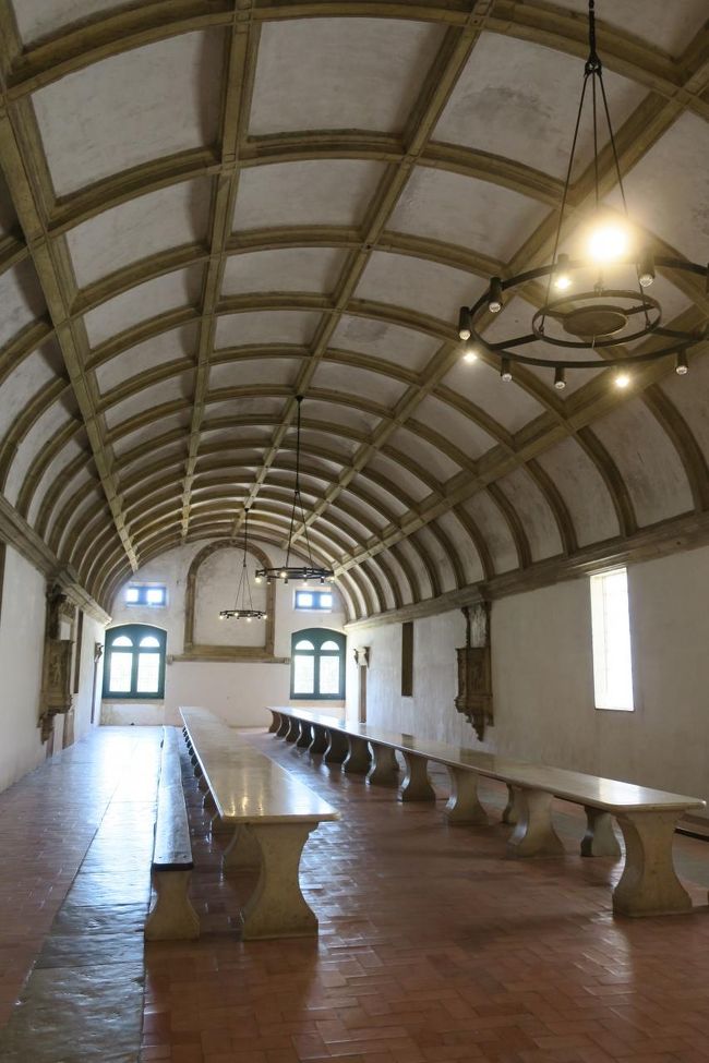 ここは食堂です。<br /><br />食堂はさすがに日が差し込む造りのようです。<br />