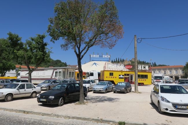 1時間ほどで見学を終えて、バスターミナルへ戻ってきました。<br /><br />次のバスまで時間あったので、少し街歩きしようかなと思いましたが<br />お腹が空いてきたので、カフェに入る事にしました。