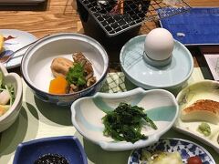 朝食～

朝からもりもりいただきます。

朝食の子供料理はほぼ一緒でした。