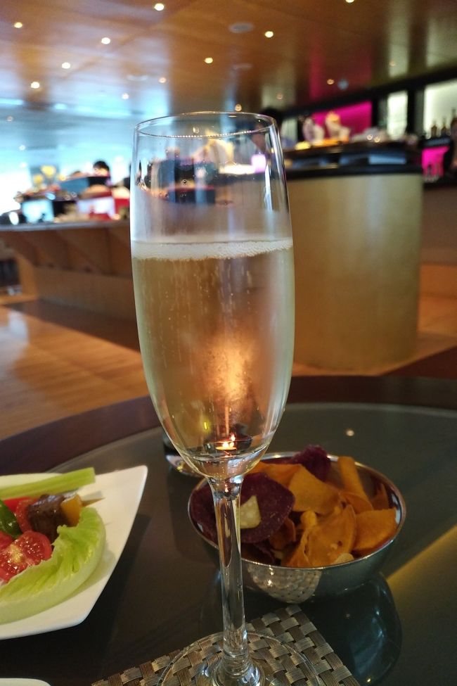 シャンパンで一人乾杯！