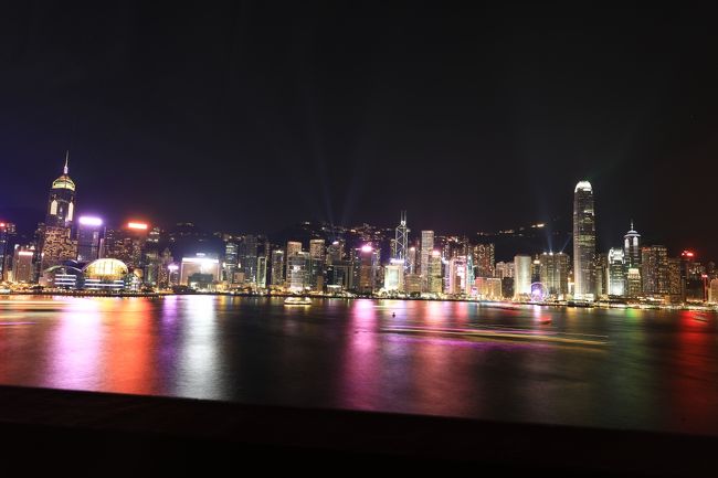 いったん部屋に戻り、8時からのシンフォニーオブライツを見てました。部屋だと音とかが聞こえないので、やっているのか？良くわからんかったかも。FMか何かで音は流しているようです。<br /><br />TV周りを確認したらBOSEのアンプシステムがあり、これでFM放送を聴ける模様