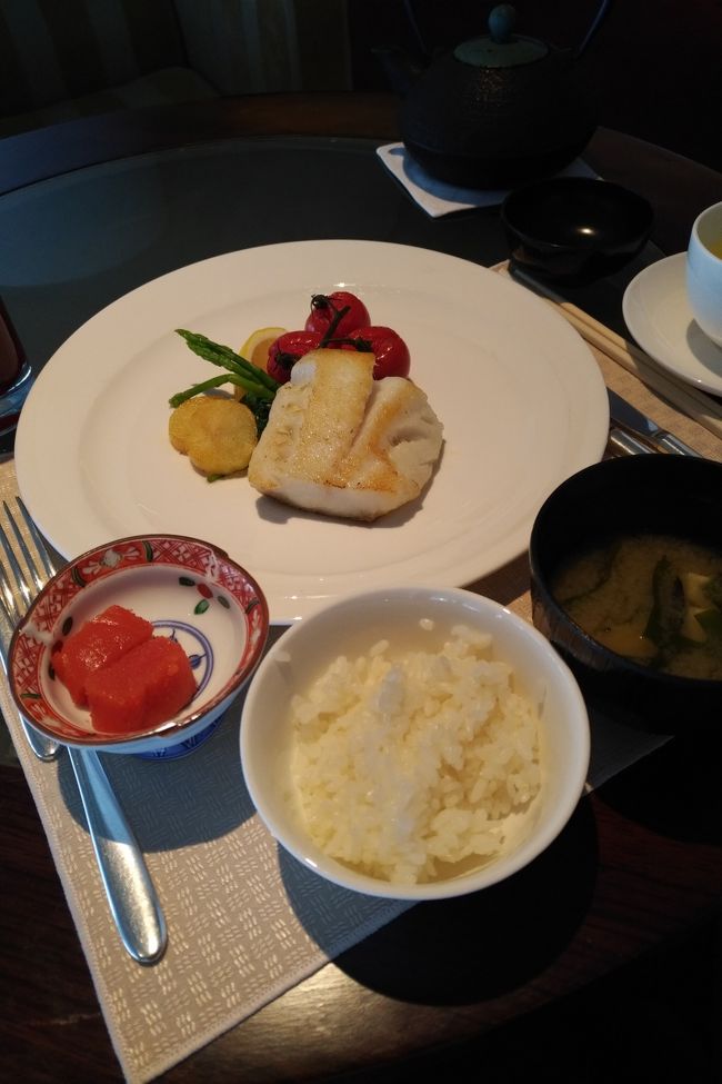ヒラメのソテーもいただきました。結局朝から暴飲暴食してますね（汗