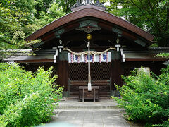 ●梨木神社

参拝客はおらず、ひっそりとした感じです。
境内の井戸の水は「染井の水」と呼ばれ、京都三名水の一つとされます。