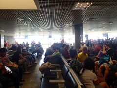 4月22日
最終日のパッキングはやっと完璧にできた！今日はとてもいい天気。
深夜にインボイスが届いていたので、部屋で落ち着いてチェックできたのはよかったです。
ブラジルのイグアス空港までタクシーで45分。56ドル。ドライバーが日本のコインをコレクションに加えたいとの事なので50円玉をあげました。穴が開いているが珍しいようでとても喜んでいました。
