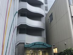 本日の宿
寝るだけなら十分！繁華街に近くて便利