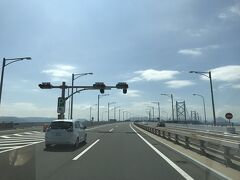 瀬戸大橋から四国IN
高速道路に信号機があるのを初めて見ました