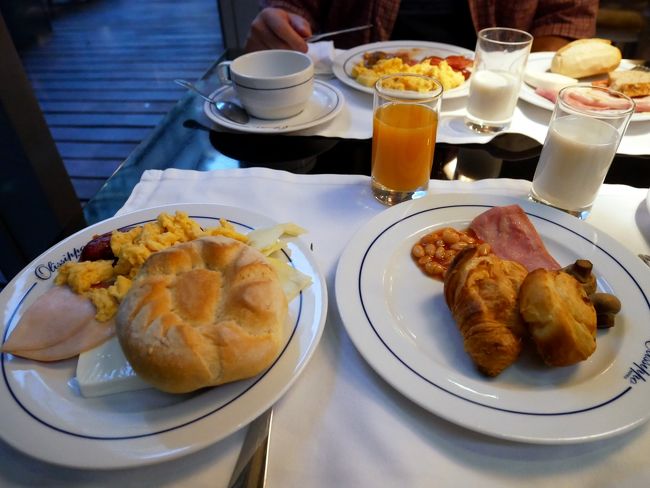 うちらの旅、なぜか結果的にランチ抜きになってしまうので、朝は多めにしっかりと。