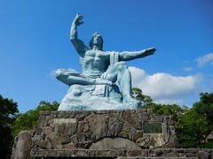 　平和公園の祈念像です。前回平和公園を訪ねたのは30年以上前のことになります。（う、歳がばれる..）