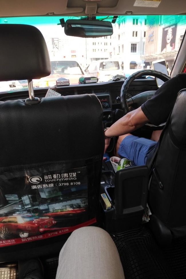 クラブラウンジで昨日の部屋の準備が遅れたことを謝罪されつつチェックアウト。タクシーに乗るまで見送られまして、最大限のホスピタリティを受けたと思います。部屋は狭くて宿泊費も高いけど、飯のレベルの高さやホスピタリティはインタコSINやKULには無いと思います。<br /><br />香港に来たら又インターコンチネンタル香港かなと思いました。ただ、工事に入っちゃうんですよね。新しくなった頃に行きたいです