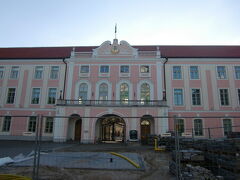 トームペア城
ピンクでかわいい、現代風のお城です