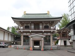 次に向ったのは、お寺が４軒並んでいる寺町で一番西側にある常光寺。
本尊は釈迦如来で、棟方志巧の菩提寺だそうです。