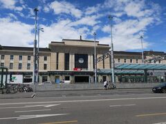 ジュネーヴの中央駅 : コルナヴァン駅と呼ばれています。
（写真は昼食後に撮りました）