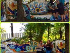 【サンパウロの芸術村：エンブー】

外に出ても素敵なベンチに地元のおばちゃんたちが腰かけます。