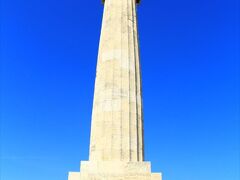 ポベドニク (勝利の像) 。バルカン戦争と第一次大戦におけるオスマン帝国とオーストリア＝ハンガリー帝国への勝利を記念して1928年に建てられた。