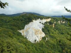 山肌が崩れ落ちた絶壁の日本キャニオン
