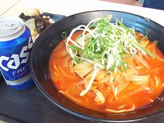 というわけで仁川空港内で、辛ーくて美味しいチャンポンと
CASSビールを一緒にいただきました♪

