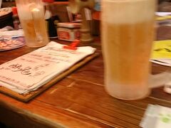 三件目はまた「石垣ビレッジ」内のお店、昨日のお店の隣に
Nちゃん２杯でまたエンダ―に行きたいと言うので、飲み足りない私はこのまま残らせてもらいました(^_^;)ごめんね
お店は屋台みたいな造りで、アットホームな雰囲気で、店長さんが話し相手になってくれて楽しく過ごせました！
