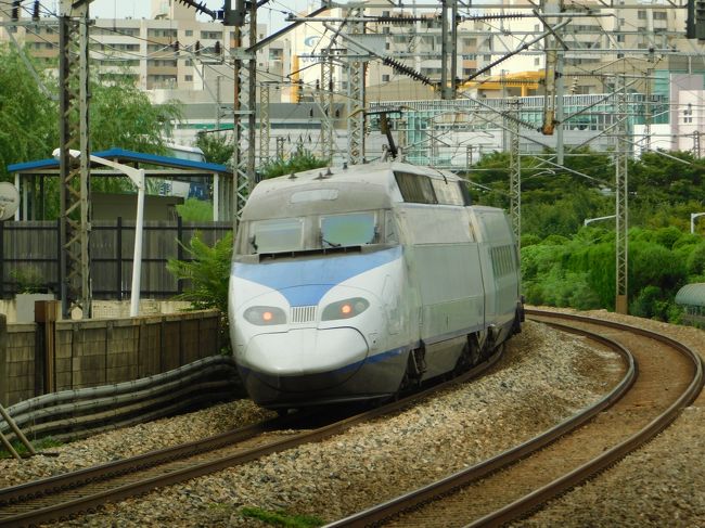 2017.08.13　九老<br />不思議と、最後尾のパンタだけ上げるのがkorailの流儀。